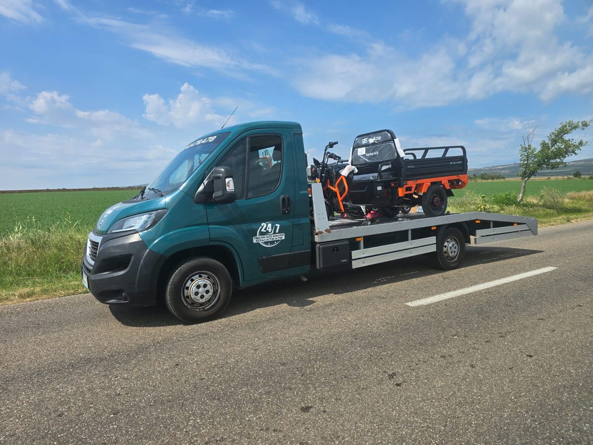 Transport ATV și utilaj mic pe autoplatformă